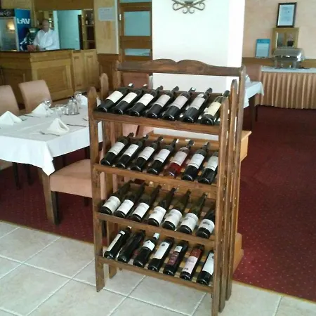 Monument Hotel 4*